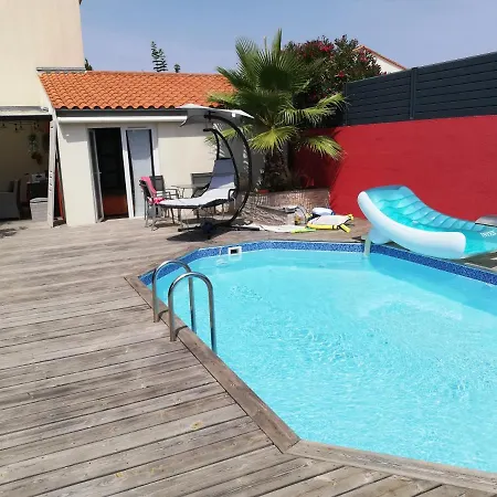 Maison Avec Piscine A La Rochelle Pour 4 Personnes * La Rochelle (Charente-Maritime)